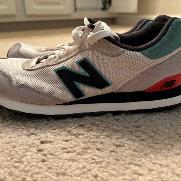 New Balance 515, women's 9.5B, white/gray/teal/red - Picture 4 of 9